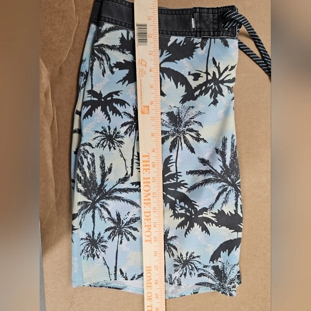0057 Quiksilver Men's  Surfsilk Washed Palm Tree Board Shorts Swim Trunks Y2k 32